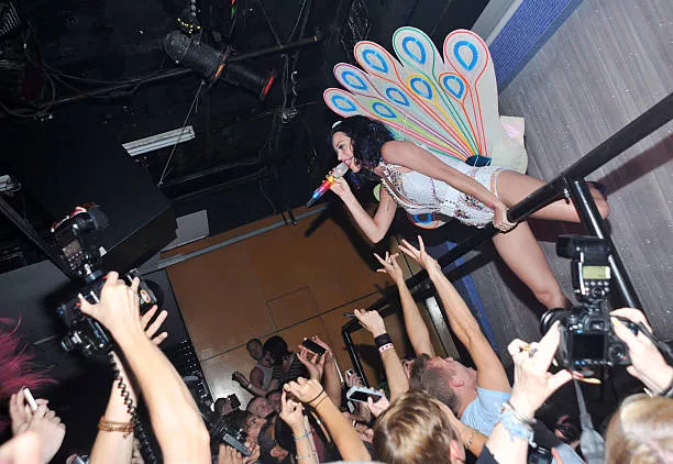 Katy Perry Visits Splash Bar